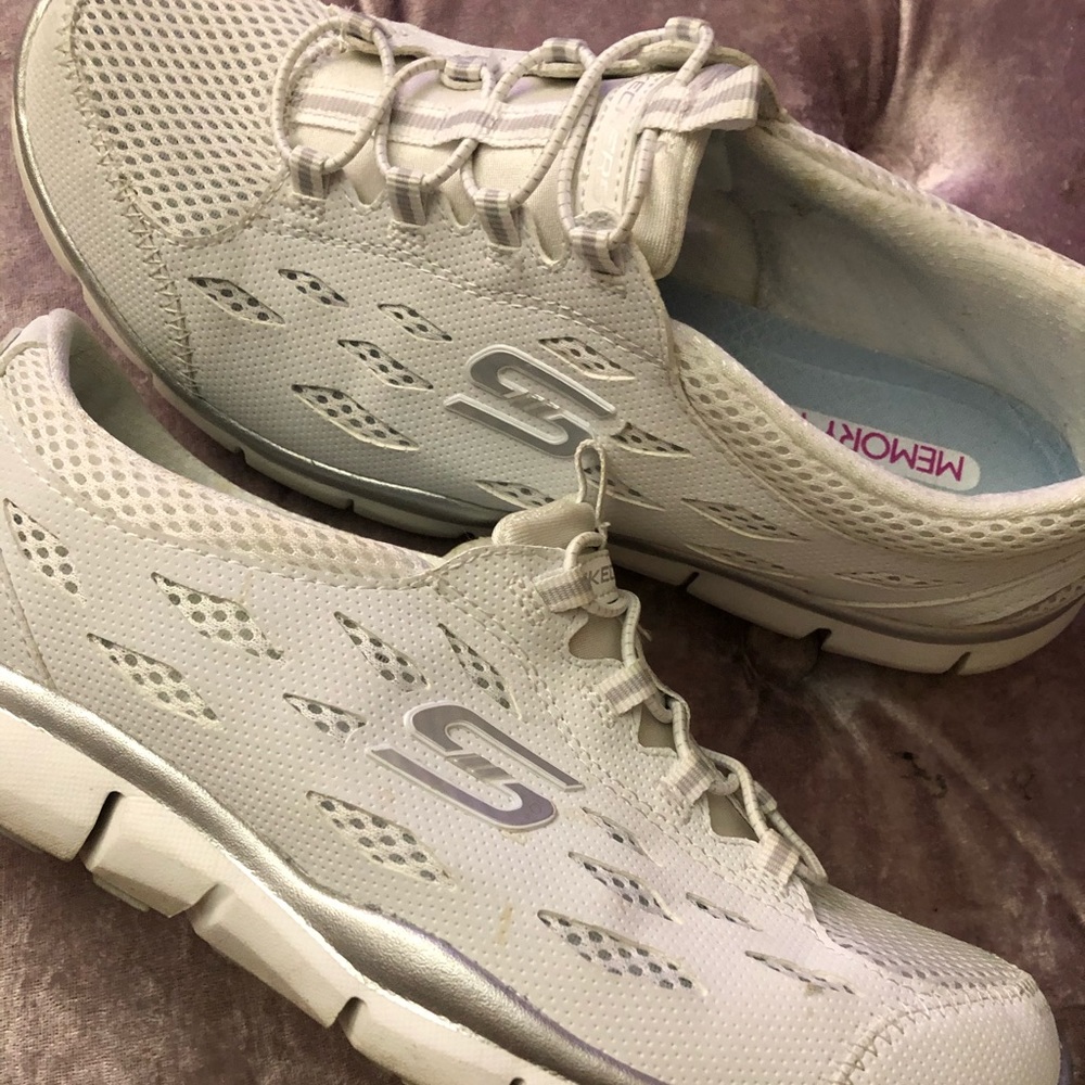 Skechers Like New Memory Foam Shoes